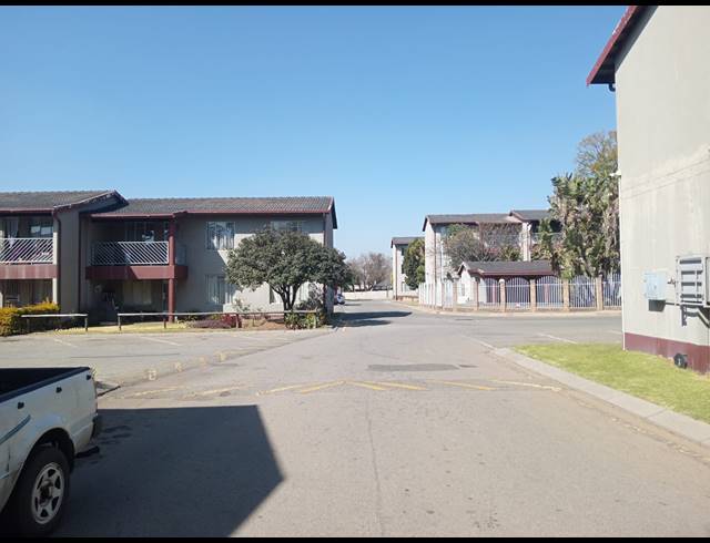 3 BEDROOM APARTMENT FOR SALE IN BENONI WEST